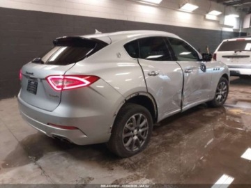 Maserati Levante 2017 Maserati Levante 2017 r., 3,0L LEVANTE AWD 3.0 Benzyna 345KM, zdjęcie 5
