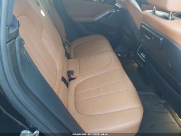 BMW X6 G06 2021 BMW X6 M50i 2021 4.4 Benzyna 523KM, zdjęcie 12