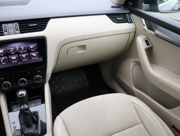 Skoda Octavia III Scout Kombi 2.0 TDI 150KM 2017 Skoda Octavia 2.0 TDI, Salon Polska, Serwis ASO, zdjęcie 7
