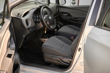 Toyota Yaris III 2015 Toyota Yaris Hybrid 1.5 VVT-i KAMERA zarejestrowany w Polsce, zdjęcie 19