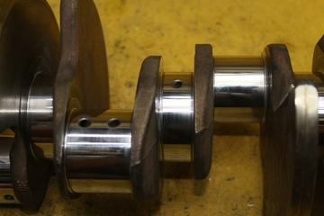 КОЛЕНВАЛ A8 D2 FL 4.2 B AUW 077T