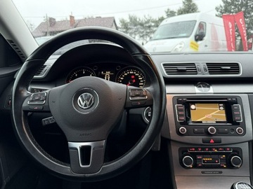 Volkswagen Passat B7 Variant 1.6 TDI CR DPF BlueMotion 105KM 2011 Volkswagen Passat B7 1.6TDI 2011r Nawigacja, zdjęcie 16