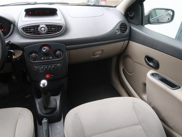 Renault Clio III Hatchback 5d 1.2 i 16V 75KM 2005 Renault Clio 1.2 16V , Klima, zdjęcie 7