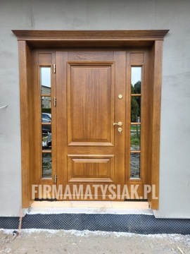 ВНЕШНИЕ ДЕРЕВЯННЫЕ ДВЕРИ, ЧЕРНЫЕ, скошенные