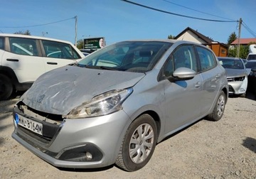 Peugeot 208 I Hatchback 5d Facelifting 1.6 BlueHDi 75KM 2017 Peugeot 208 2017r, Salonowy. 1.6 HDI. Uszkodzony przod. Jezdzi. 1.6 75KM