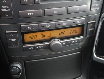 Toyota Avensis II Kombi 2.0 D-4D 116KM 2004 Toyota Avensis 2.0 D-4D, Klima, Klimatronic,ALU, zdjęcie 11