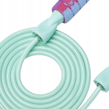 Регулируемая скакалка для использования в помещении.