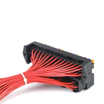 15 wyłączniki podstawy bezpiecznika jest wyposażony w bezpiecznik końcowy