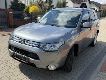 Mitsubishi Outlander III SUV 2.2 DOHC DI-D 150KM 2013 Mitsubishi Outlander 2.2 Diesel 4x4 7 osobowy, zdjęcie 2