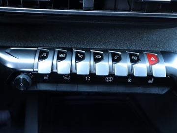 Peugeot 3008 II Crossover 1.2 PureTech 130KM 2018 Peugeot 3008 1.2 PureTech, Salon Polska, zdjęcie 15