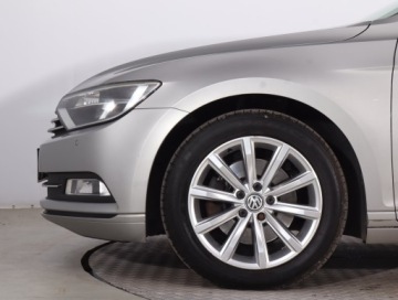 Volkswagen Passat B8 Variant 2.0 TDI 150KM 2015 VW Passat 2.0 TDI, Automat, Klima, Klimatronic, zdjęcie 13