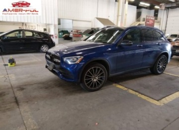 Mercedes GLC C253 2020 Mercedes-Benz GLC 300 4Matic 2020 2.0 Benzyna 255KM