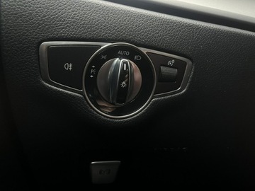 Mercedes Klasa E W213 2019 Mercedes E 220 Automat Bogate wyposażenie 2019, zdjęcie 23