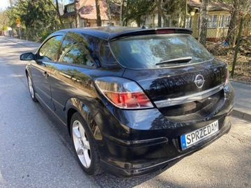 Opel Astra H Hatchback 5d 1.6 Twinport ECOTEC 105KM 2005 Opel Astra 1.6 GTC Klima Alufelgi Super Stan Sort 1.6 Benzyna 105KM, zdjęcie 5