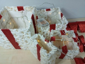 CClife Набор из 4 рождественских подарочных коробок Декоративные светодиодные снежинки