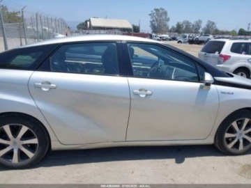 Toyota 2016 Toyota Mirai 2016 Toyota Mirai 4dr Sdn 2.0 Benzyna 247KM, zdjęcie 12