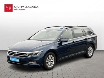 Volkswagen Passat B8 Variant Facelifting 2.0 TDI SCR 150KM 2023 Volkswagen Passat TDI 150KM Business Ambiente Area View LED Matrix FV23