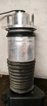 TLUMIČ LEVÝ PŘEDNÍ PORSCHE TAYCAN 9J1616037E