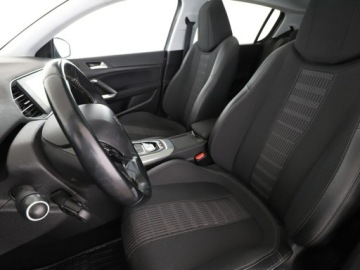 Peugeot 308 II Hatchback Facelifting 1.2 PureTech 130KM 2018 Peugeot 308 Allure automat panorama, zdjęcie 12