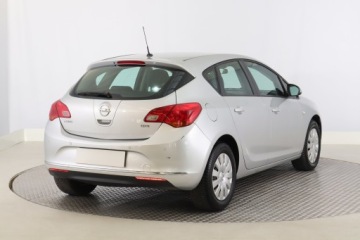Opel Astra J GTC 1.6 CDTI Ecotec 110KM 2015 Opel Astra 1.6 CDTI, Salon Polska, Klima, zdjęcie 4