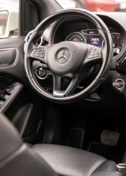 Mercedes Klasa B W246 Sports Tourer 250 BlueEFFICIENCY 211KM 2015 Mercedes-Benz Klasa B Mercedes-Benz Klasa B W246 250 4-Matic 211KM 2.0, zdjęcie 13