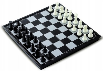 Настольная игра Chess Magnetic в магнитной развивающей коробке с магнитами.