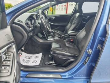 Volvo V40 II Hatchback Facelifting 2.0 D2 120KM 2017 Volvo V40 R-DESIGN 2.0 D2 120KM Harman Kardon Serwisowany, zadbany stan!, zdjęcie 11