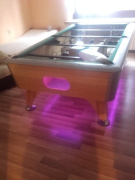 Бильярдный стол из ясеня, размер 8, с каменной плитой.