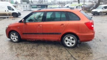 Skoda Fabia II Kombi 1.6 i 16V 105KM 2009 SKODA FABIA II AUTOMAT Combi (545) 1.6 105 KM, zdjęcie 6