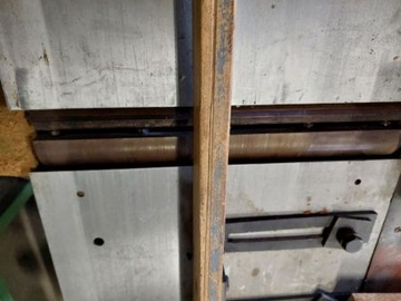 Двухножевой строгальный станок австрийской компании Graf.