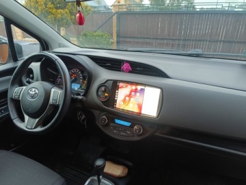 Toyota Yaris III Hatchback 5d Facelifting 2017 1.5 Hybrid 100KM 2018 Toyota Yaris hybrid 2018 po serwisie bezwypadkowy Salon PL Serwis, zdjęcie 19