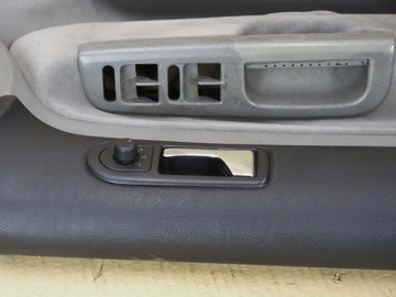 ОБИВКА БОКОВАЯ ЛЕВАЯ ПЕРЕДНЯЯ VW GOLF IV 5D BORA