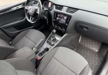 Skoda Octavia III Kombi Facelifting 2.0 TDI 184KM 2020 Skoda Octavia 4x4 2.0 TDI 184KM Style Kamera Czujniki Led Climatronic Podg, zdjęcie 11