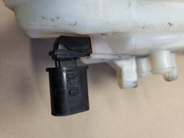 ДАТЧИК БАЧКА ТОРМОЗНОЙ ЖИДКОСТИ AUDI A4 B7 8E0611301G OE ЕВРОПА