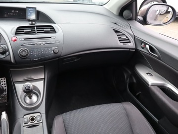 Honda Civic VIII Hatchback 3d 1.4 i-VTEC 100KM 2010 Honda Civic 1.4 i-VTEC, Salon Polska, Klima, zdjęcie 7