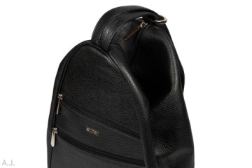 ЭЛЕГАНТНЫЙ ЖЕНСКИЙ КОЖАНЫЙ РЮКЗАК.