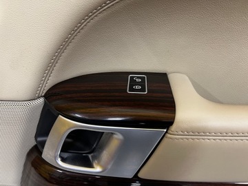 RANGE VOGUE L405 ОБИВКА БОКОВОЙ ДВЕРИ ЗАДНЯЯ ПРАВАЯ