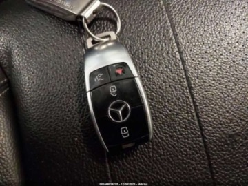 Mercedes Klasa E W213 2020 Mercedes-Benz Klasa E 2020 MERCEDES-BENZ E 350 4MATIC 2.0 Benzyna 255KM, zdjęcie 9