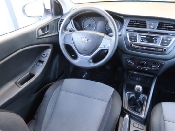 Hyundai i20 II Coupe 1.2 MPI 84KM 2017 Hyundai i20 1.2, Salon Polska, 1. Właściciel, zdjęcie 6