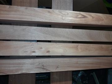 НОЖКА СТОЛА ИЗ ЭКЗОТИЧЕСКОГО ДЕРЕВА, акажу ГРАНЬЯК