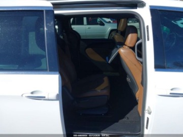 Chrysler Pacifica II 2021 Chrysler Pacifica Hybrid Limited 2021 3.6 Hybryda 287KM, zdjęcie 12