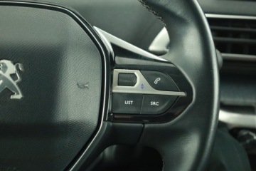 Peugeot 3008 II Crossover 1.2 PureTech 130KM 2018 Peugeot 3008 1.2 PureTech, Salon Polska, zdjęcie 15