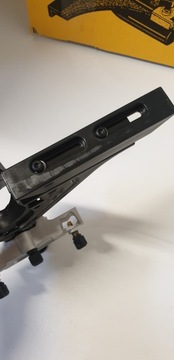 UNIWERSALNA PROWADNICA DO FREZAREK DEWALT DE6913