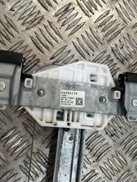 ZVEDÁK OKNO LEVÝ ZADNÍ SSANGYONG REXTON II G4 2017-> 83401-Y4021