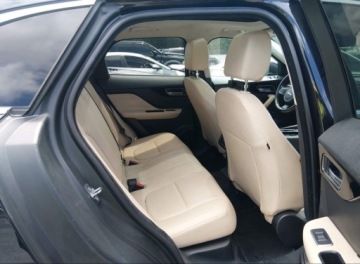 Jaguar F-Pace SUV 2.0 i4 250KM 2020 Jaguar F-Pace 2020r., Premium P250 Awd Automatic, 2L, od ubezpieczalni 2.0, zdjęcie 9