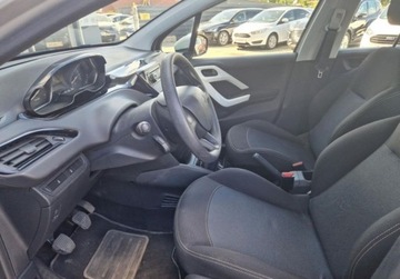 Peugeot 208 I Hatchback 5d Facelifting 1.2 PureTech 82KM 2018 Peugeot 208 Peugeot 208 1.2 Benz 82KM Active 1.2 Benzyna 82KM, zdjęcie 22