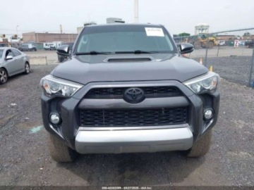 Toyota 2018 Toyota 4-Runner Trd Off Road Premium 2018 4.0l 4.0 Benzyna 270KM, zdjęcie 7