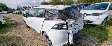 Renault Clio IV Grandtour  0.9 ENERGY Tce 90KM 2015 Renault Clio 2015r, 0.9 Benzyna. Uszkodzony tyl. Jezdzi Benzyna 90KM, zdjęcie 3