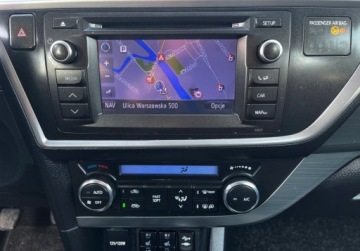 Toyota Auris I Hatchback 3d Facelifting 1.6 Valvematic 132KM 2013 Toyota Auris nawigacja, kamera cofania 1.6 Benzyna 132KM, zdjęcie 23