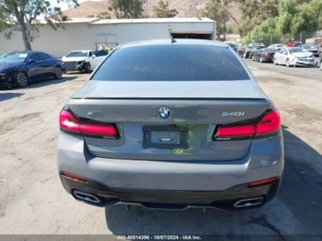 BMW Seria 5 G30-G31 2022 BMW Seria 5 540I XDrive 2022 3.0l 3.0 Benzyna 335KM, zdjęcie 3